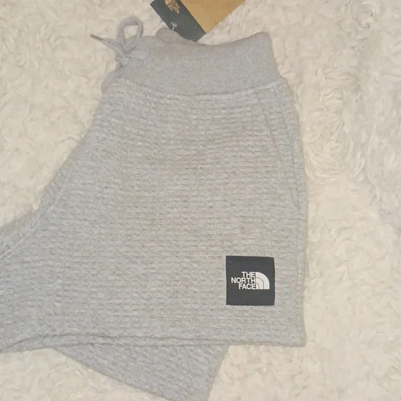 Shorts - Picture 6 of 9